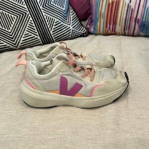 Girls' Veja™ Canary Sneakers with elastic laces size 13.5 UC
